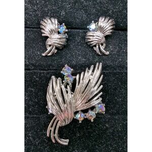 Vintage Linser Brooch‎ & Earring Set Blue Rhinestones Textured Silver Tone Leaf